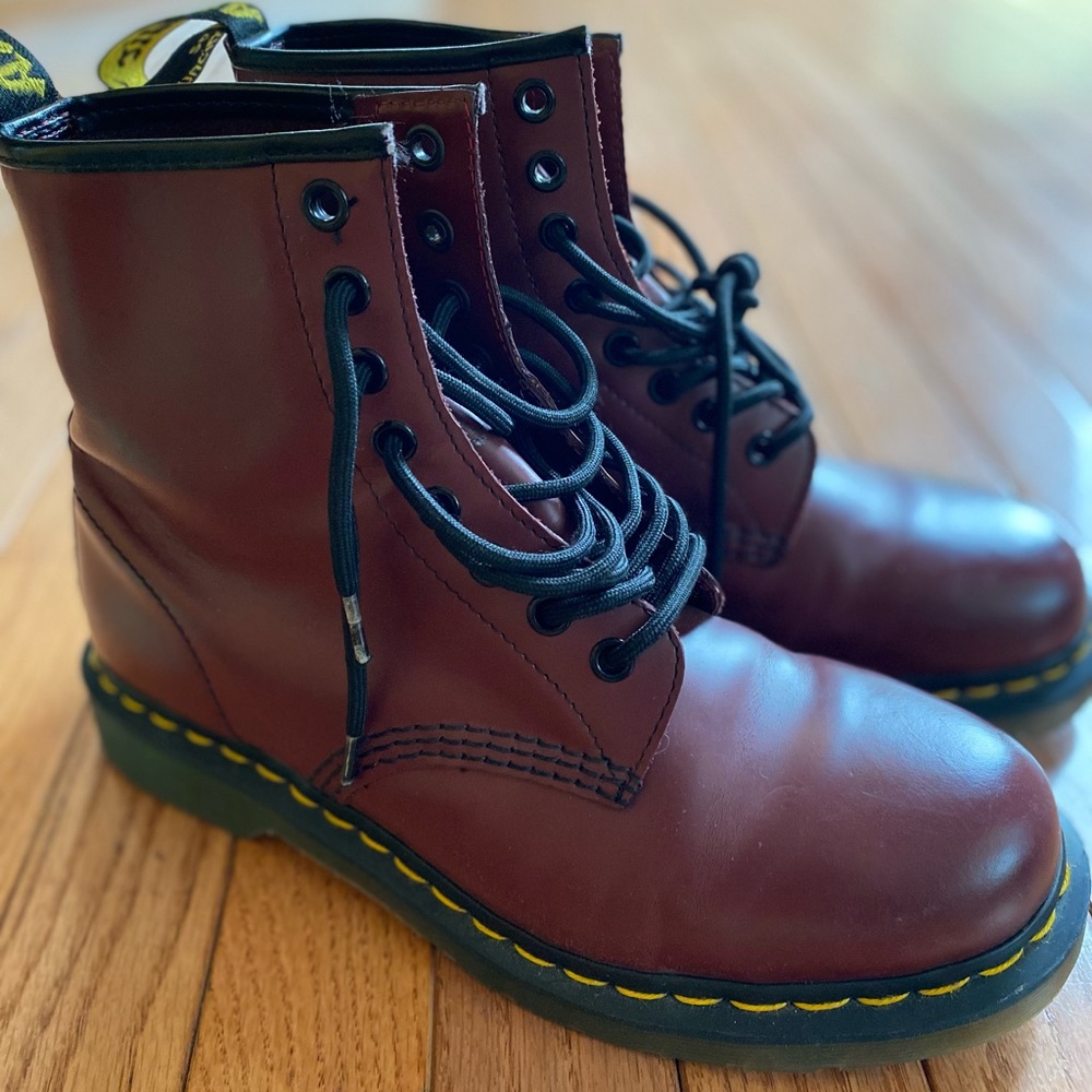 Maroon Dr. Martens, size 7men